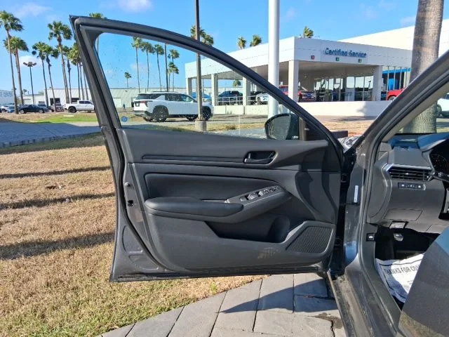 2025 Nissan Altima S - Photo 13
