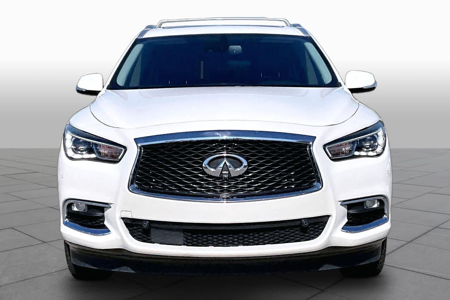 Used 2020 Majestic White INFINITI LUXE image 4