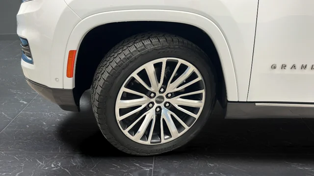 Used 2022 Bright White Clearcoat Jeep Series III image 44