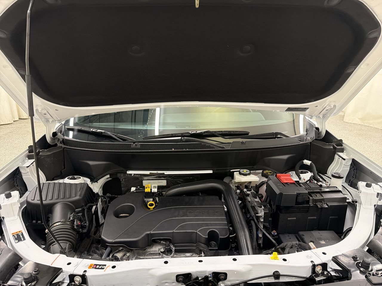 Used 2026 Summit White GMC AT4 image 11
