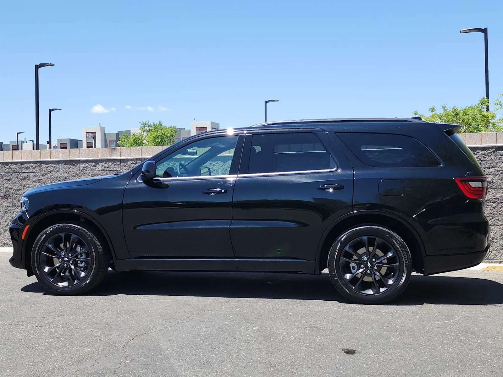 New 2026 Diamond Black Clear-Coat Exterior Paint Dodge GT image 5