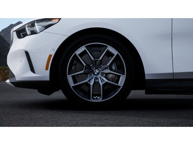 New 2027 Alpine White BMW eDrive40 image 7