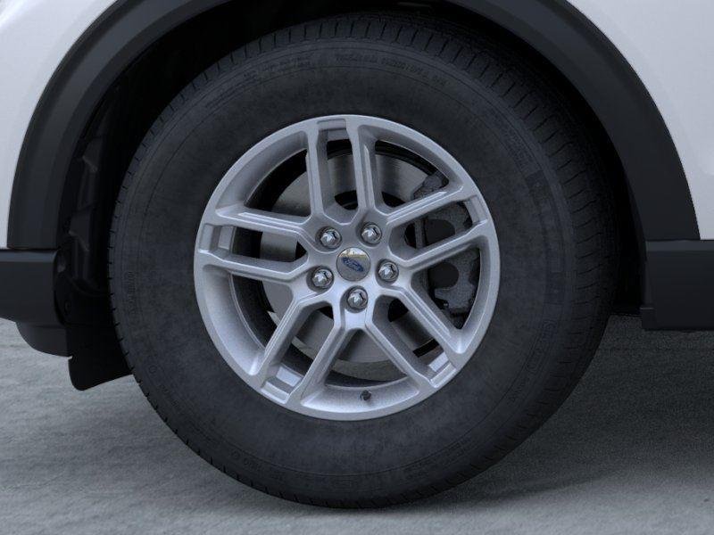 New 2026 Star White Ford Active image 4