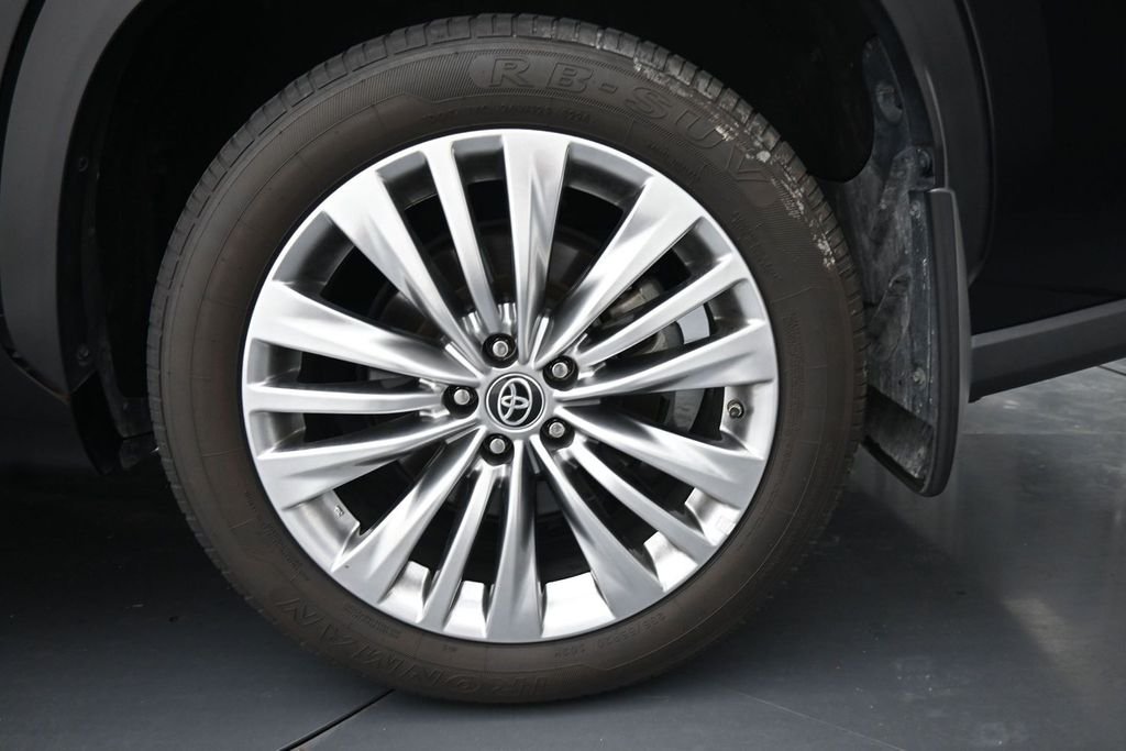Used 2023 Black Toyota Platinum image 15