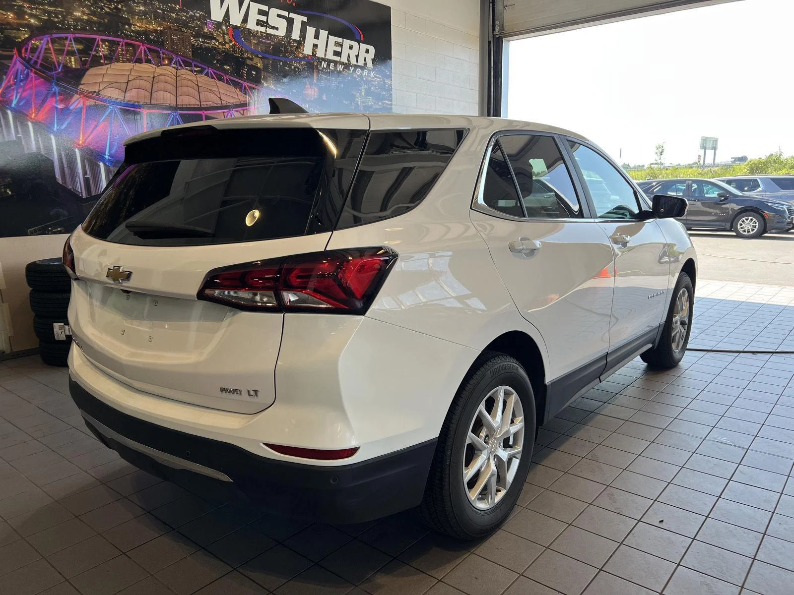 Used 2024 Summit White Chevrolet LT image 11