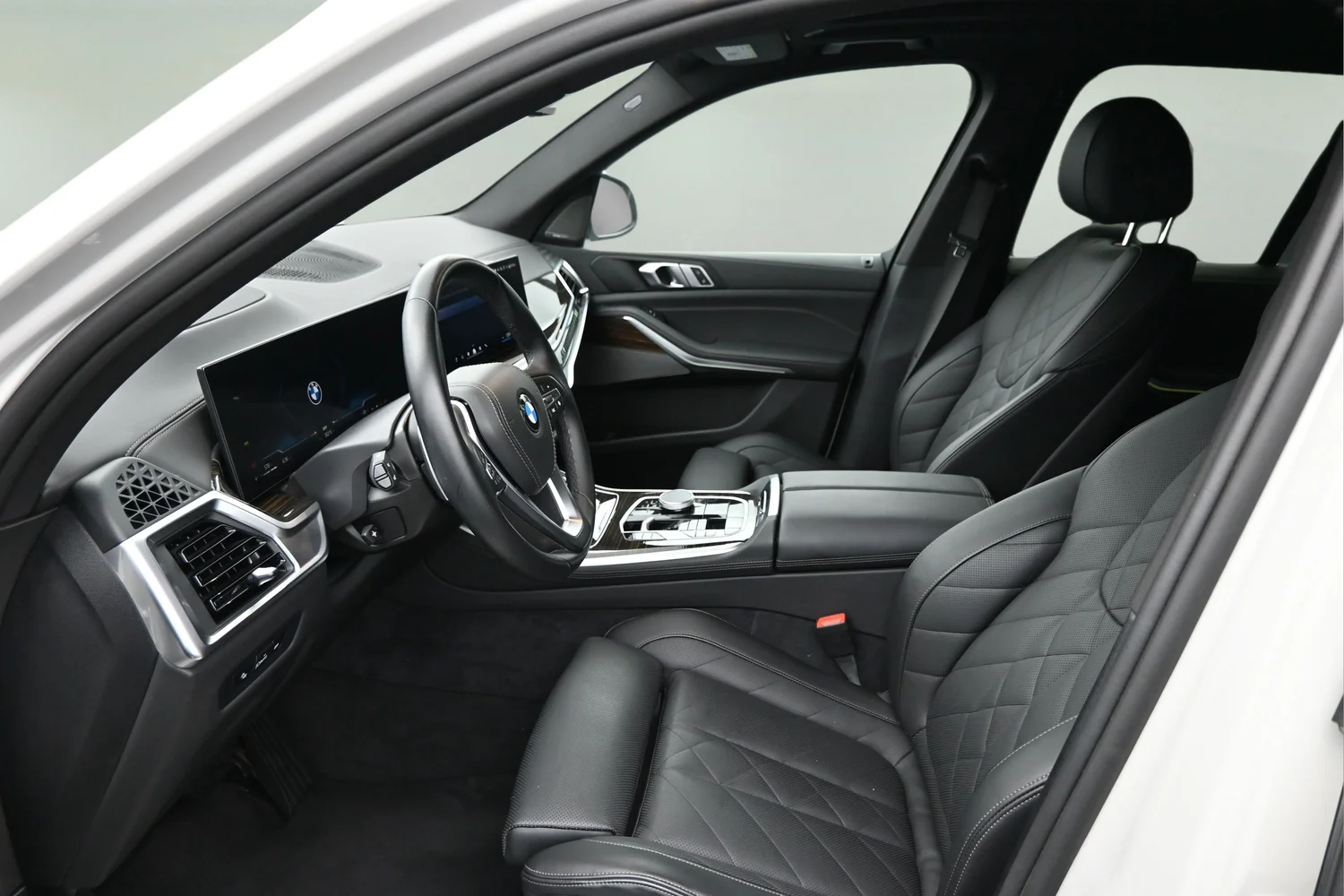 Used 2026 White BMW xDrive40i image 24