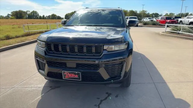 New 2027 High-Gloss Black Paint Jeep Laredo Altitude image 4