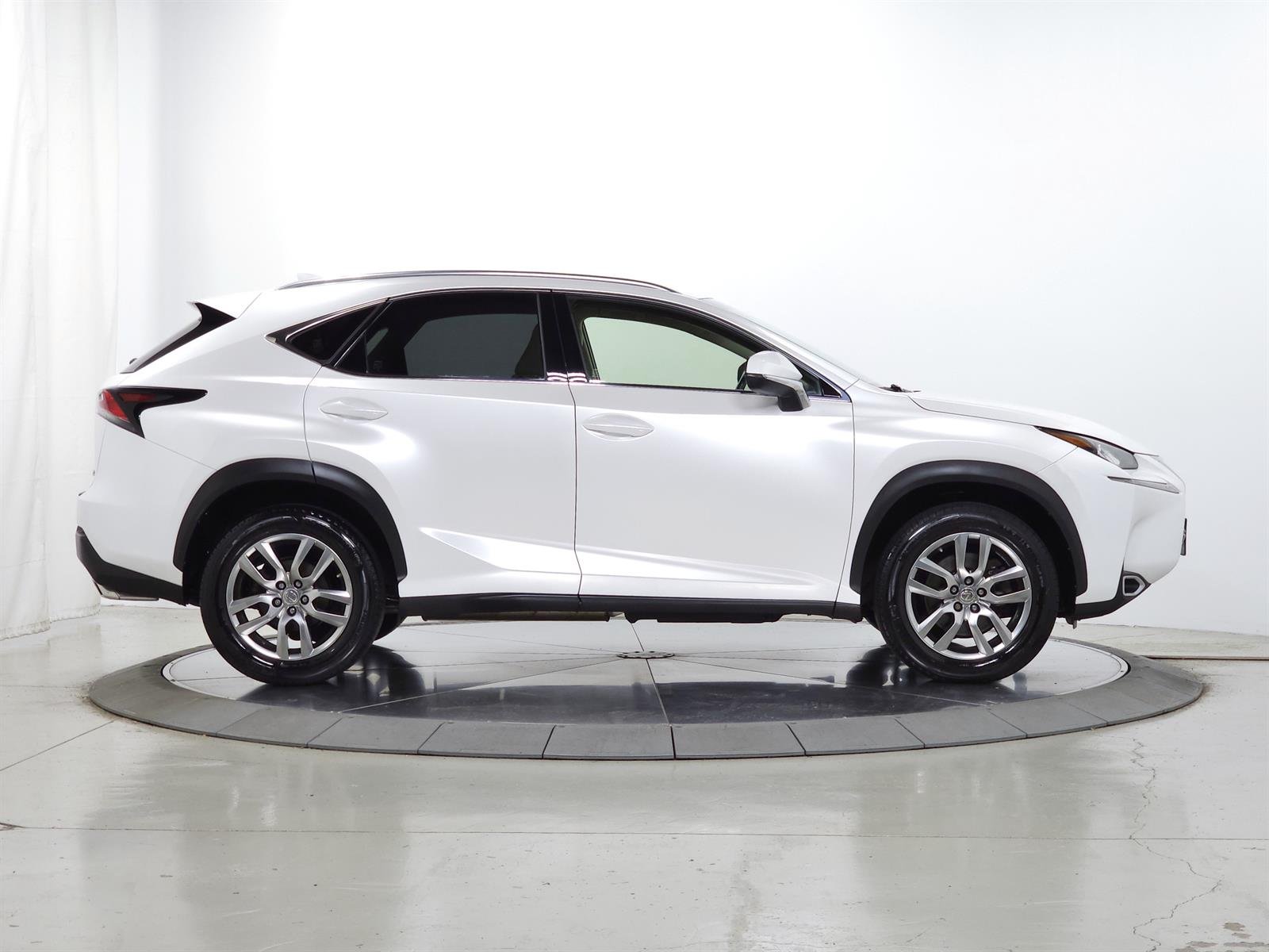 Used 2016 White Lexus PREMIUM image 11
