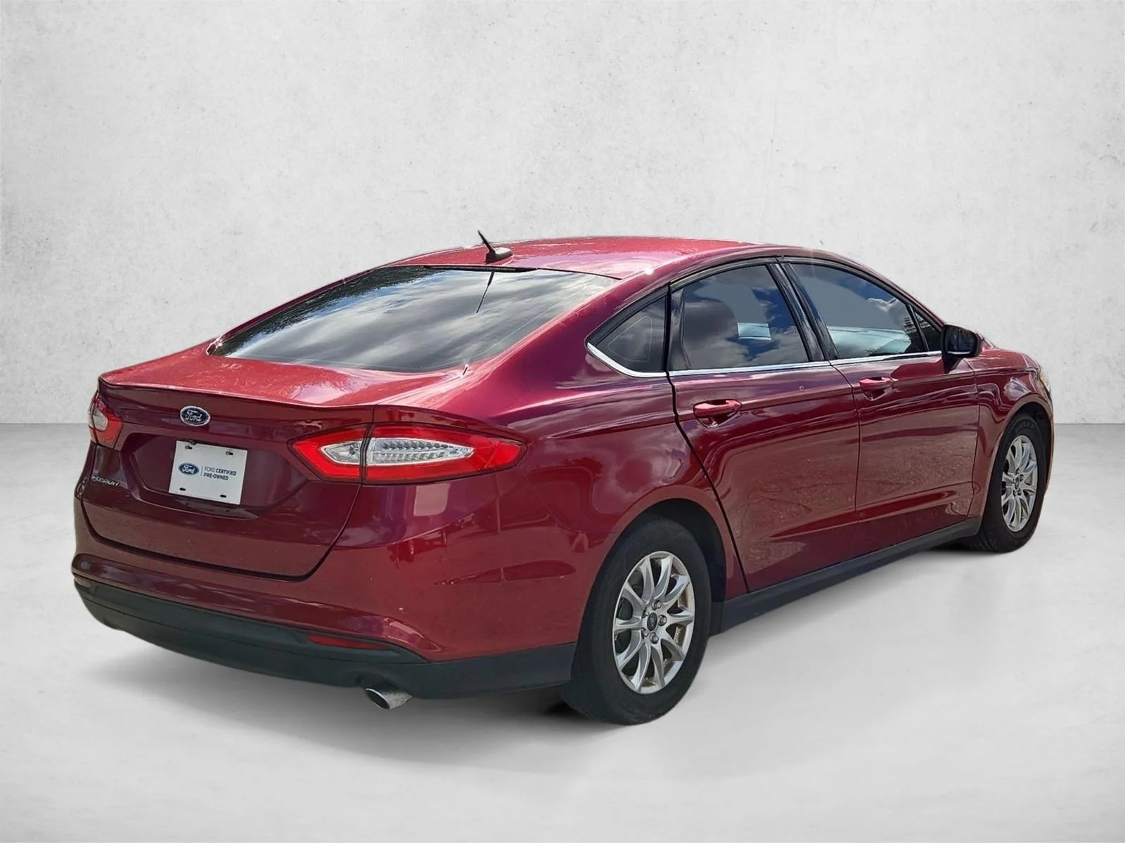 Used 2016 Ruby Red Metallic Tinted Clearcoat Ford S image 5