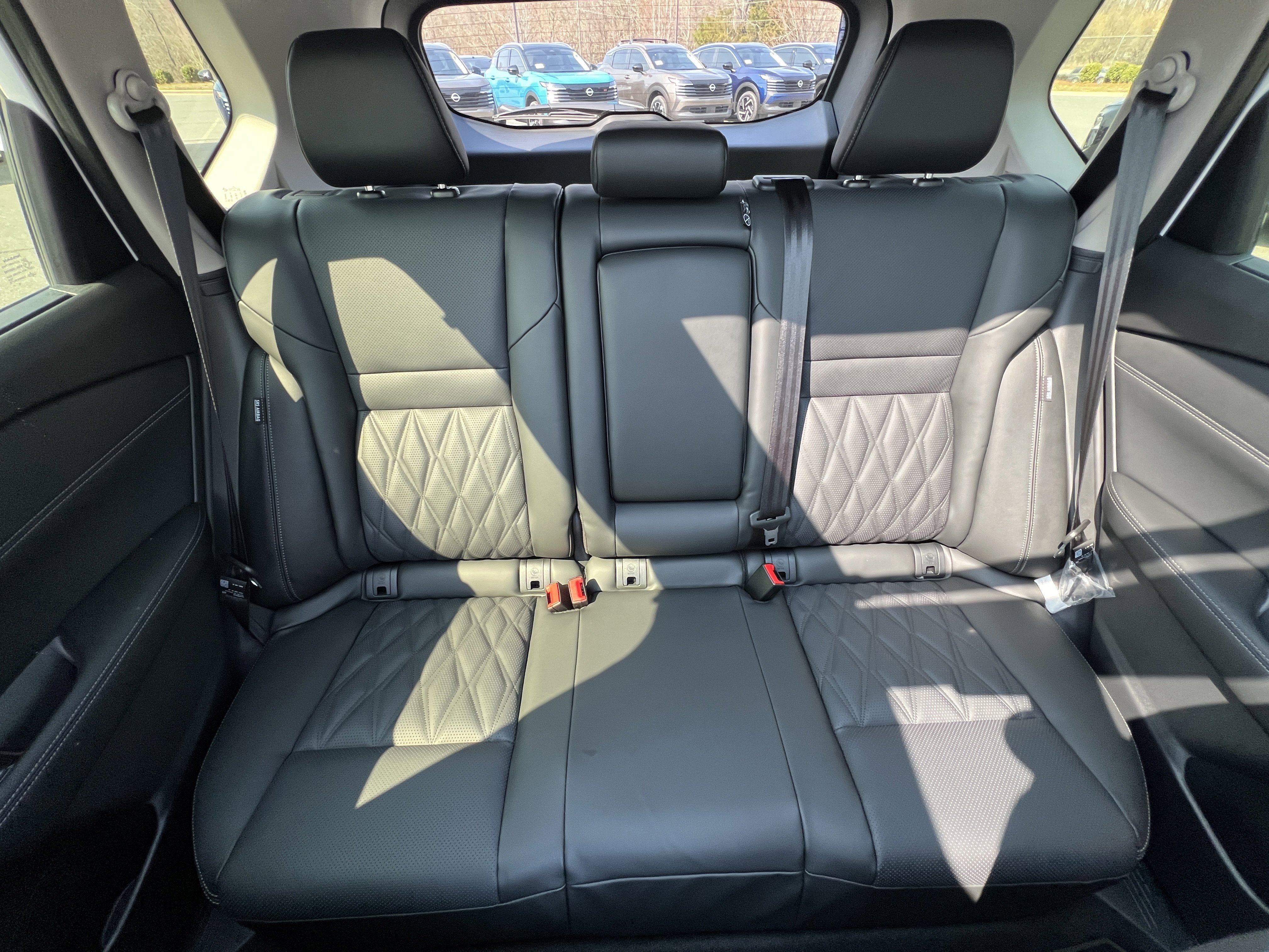 New 2026 Everest White Pearl TriCoat Nissan Platinum image 27