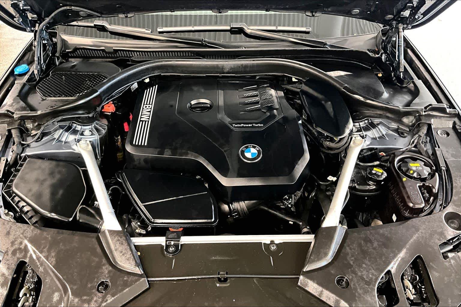 Used 2022 Bluestone Metallic BMW 530i image 27