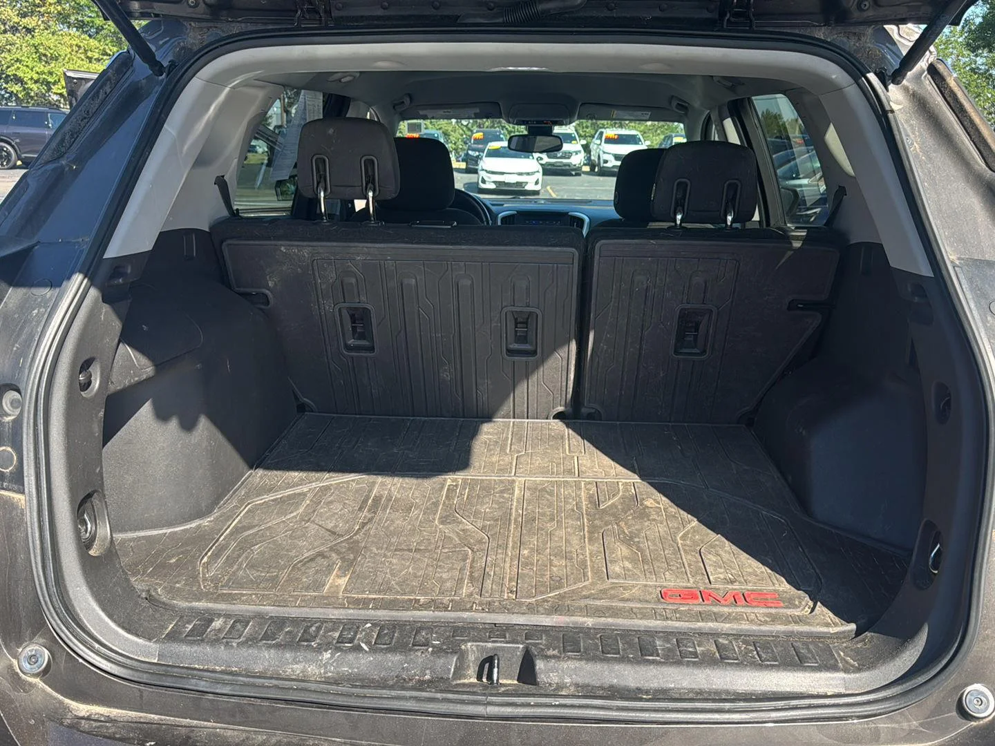 Used 2020 Smokey Quartz Metallic GMC SLE image 21