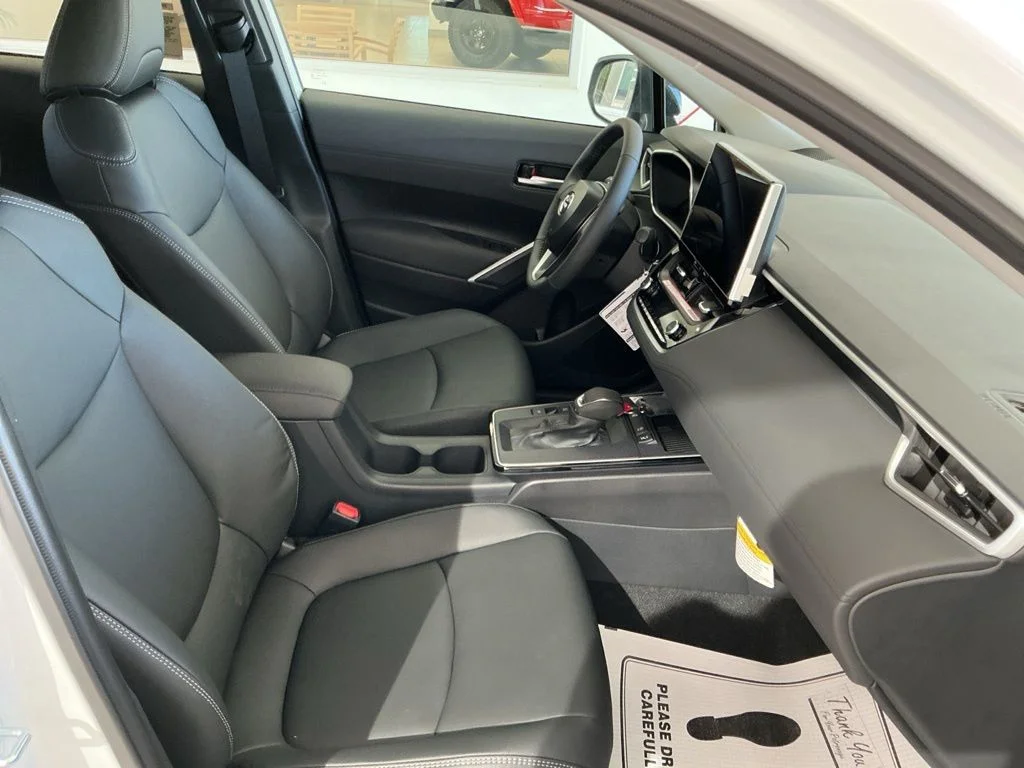 2026 Toyota Corolla Cross XLE - Photo 28