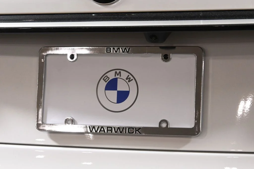 Used 2027 White BMW xDrive40i image 14