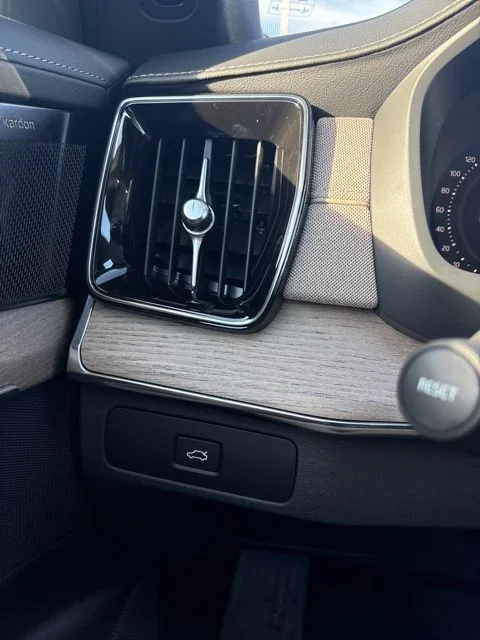 2026 Volvo XC90 Plus - Photo 18