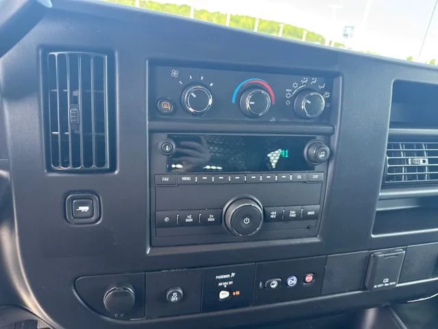 Used 2025 Summit White Chevrolet WT image 20