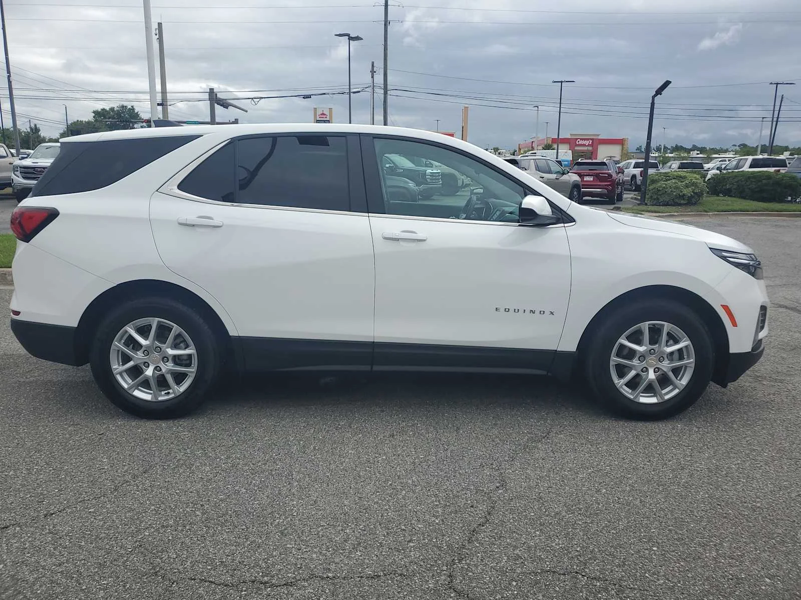 Used 2024 Summit White Chevrolet LT image 7