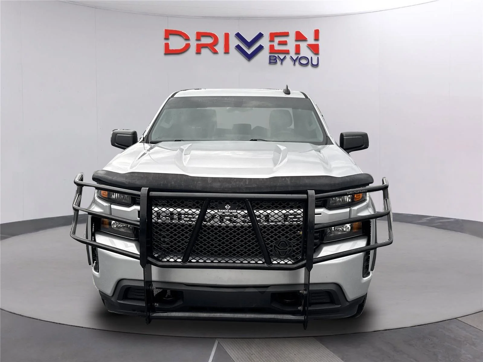 Used 2021 SILVER ICE METALLIC Chevrolet Custom image 9