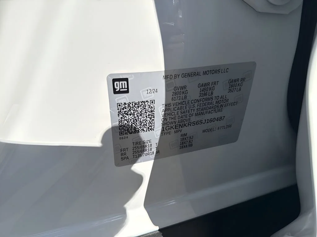 Used 2025 Summit White GMC Elevation image 39