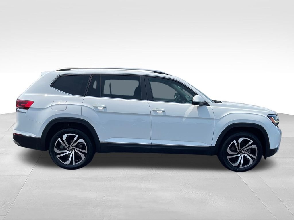 Used 2022 White Volkswagen SEL image 6
