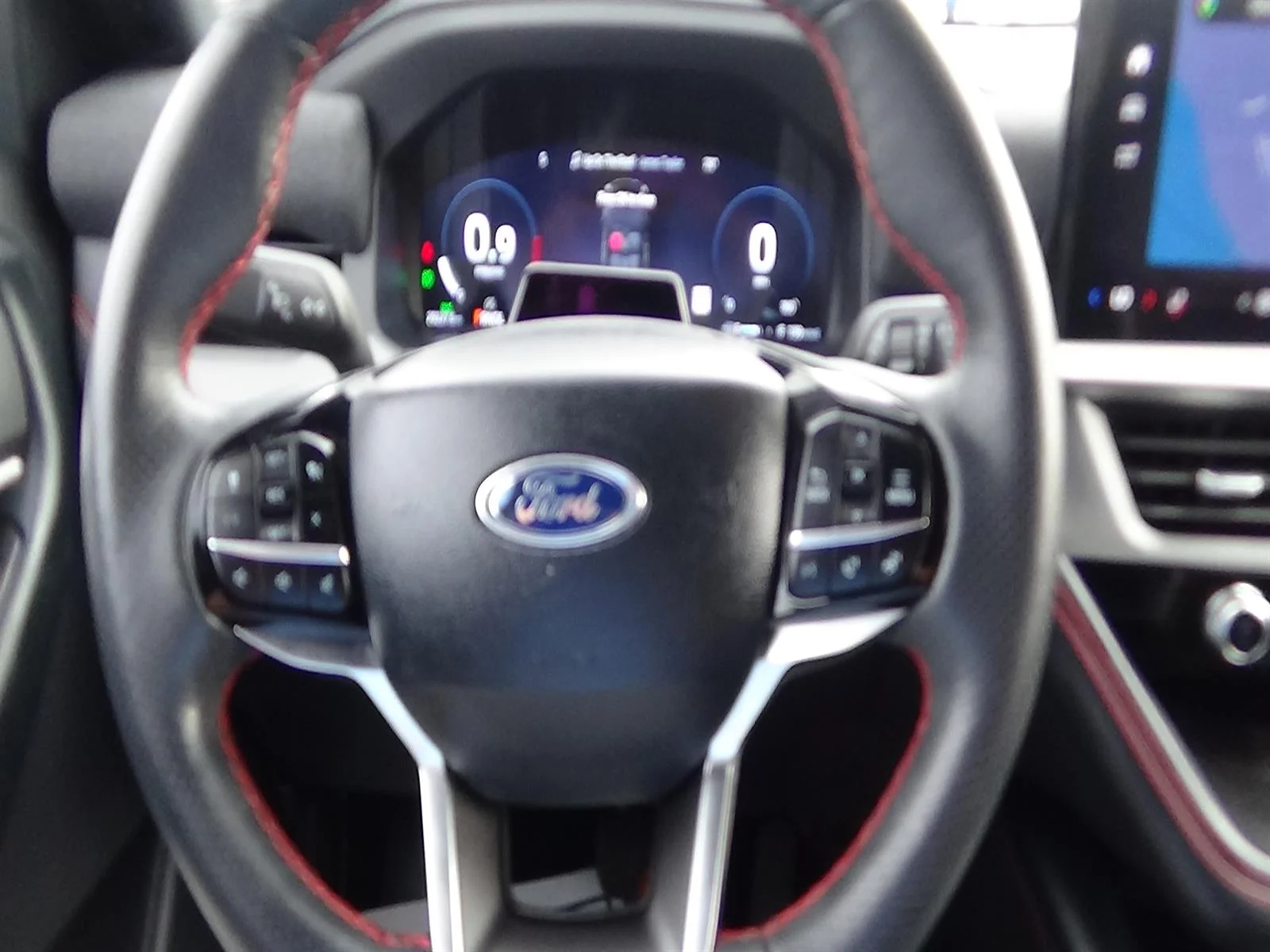 Used 2025 Agate Black (um) Ford ST-Line image 21