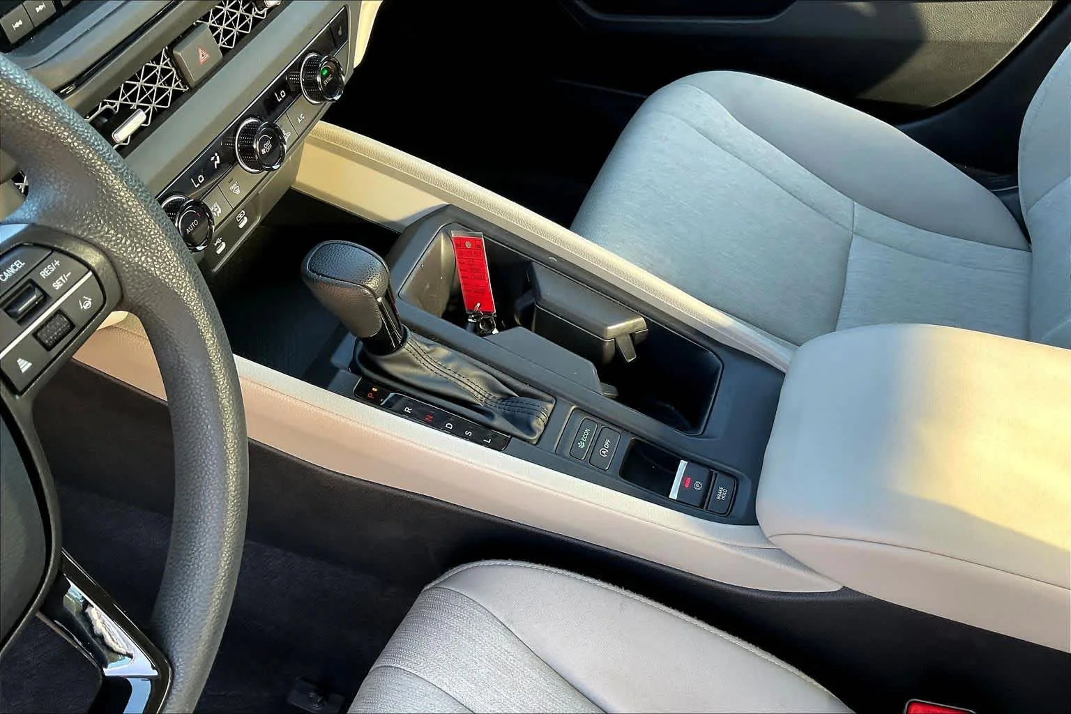 Used 2023 Platinum White Pearl Honda EX image 17