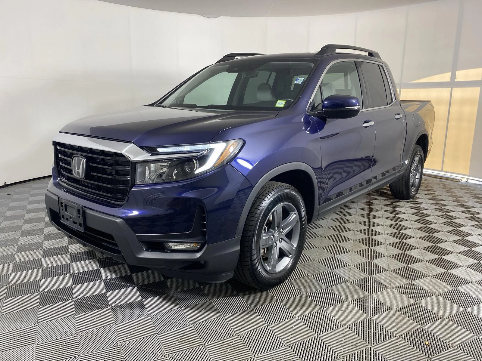 Used 2023 Obsidian Blue Pearl Honda RTL-E image 3