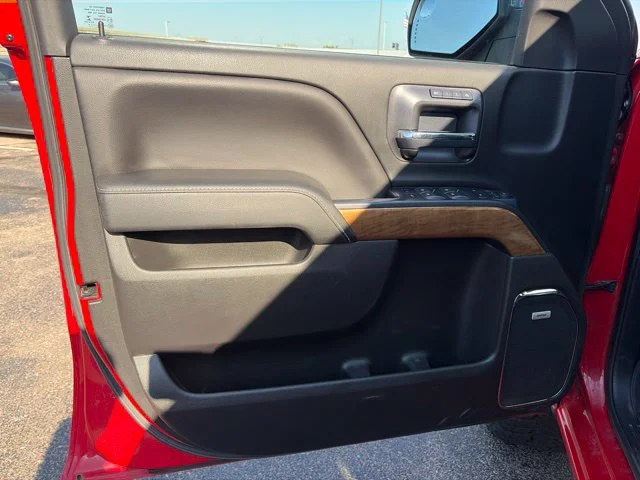 Used 2018 RED HOT Chevrolet LTZ image 9