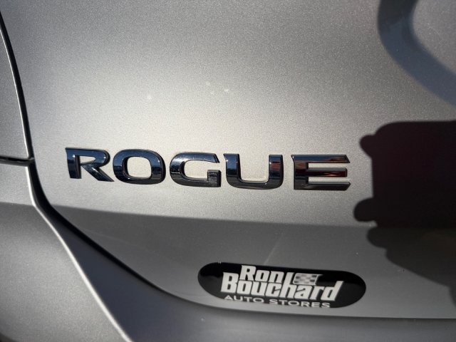 Used 2017 Silver Nissan S image 37