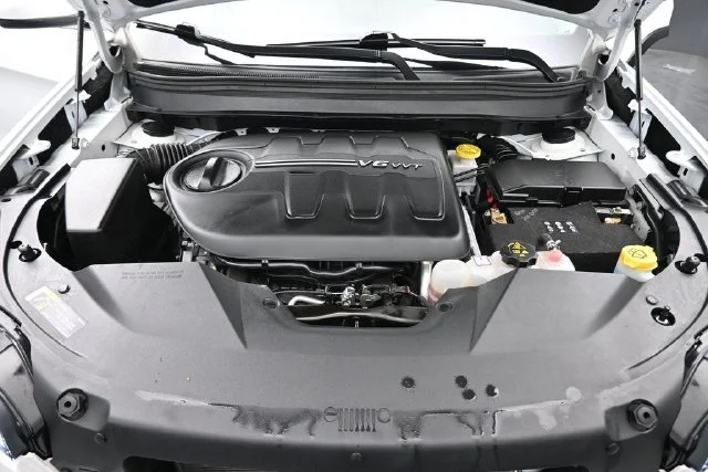 Used 2021 Bright White Clearcoat Jeep Limited image 30