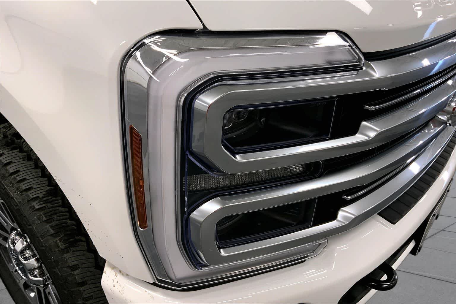 New 2026 Star White Metallic Tri-Coat Ford F-250® Platinum® image 13