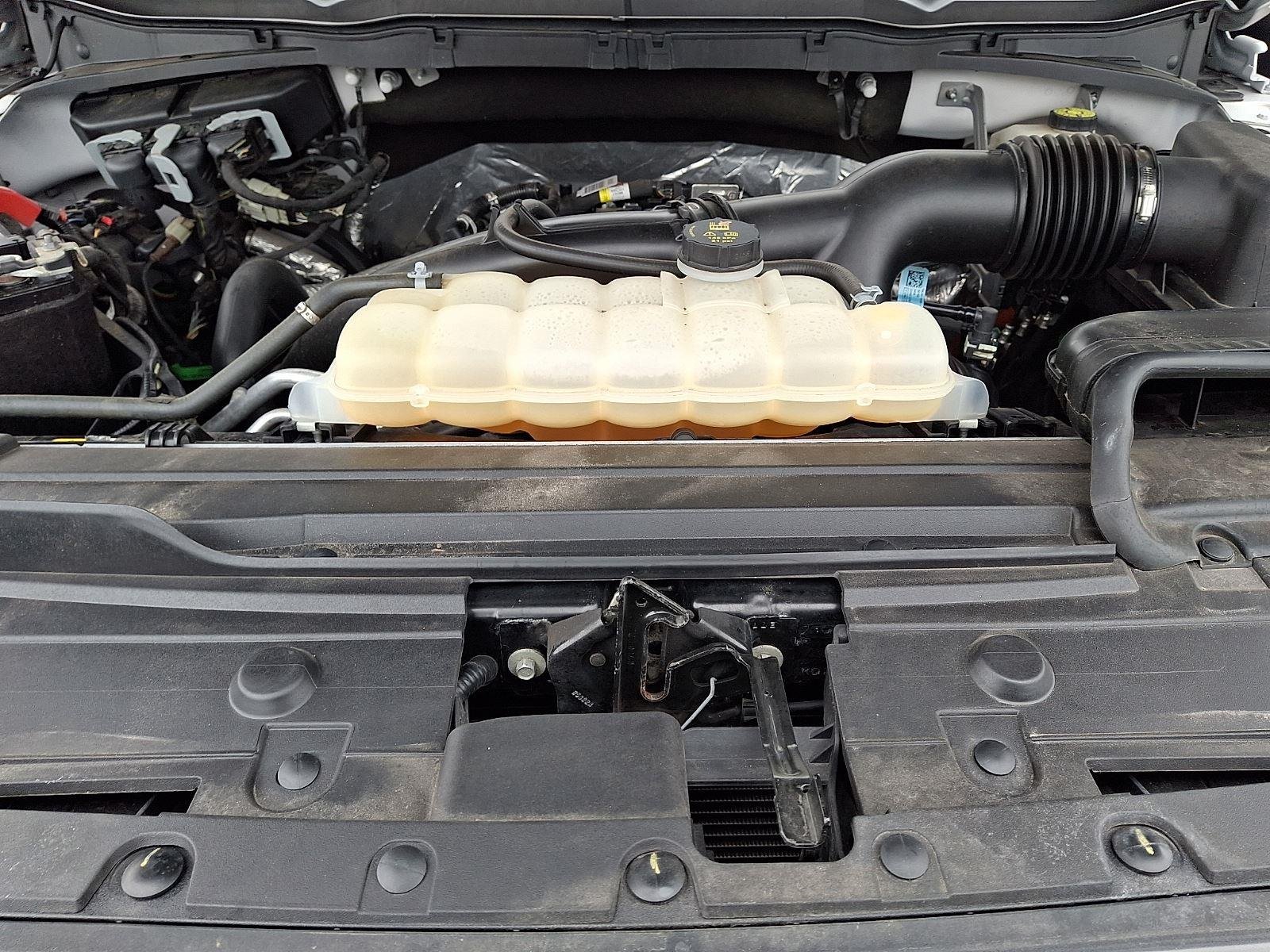 Certified Used 2022 Oxford White Ford XLT image 28