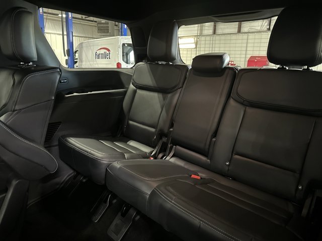 New 2027 Gray Ford Platinum image 31