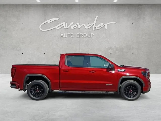 Used 2023 VOLCANIC RED TINTCOAT GMC Elevation image 17
