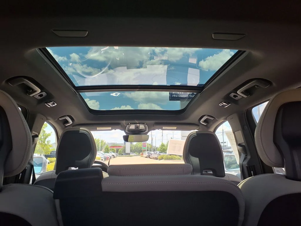 2026 Volvo XC90 Plus - Photo 29
