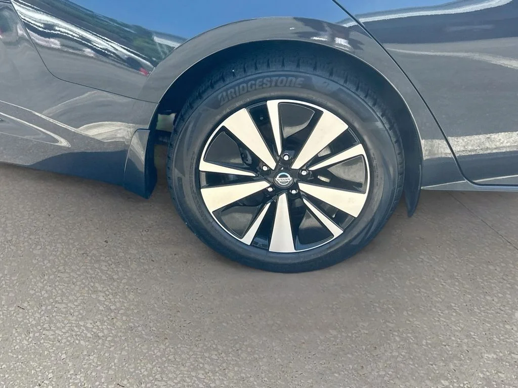 Used 2020 Blue Nissan 2.5 SV image 30