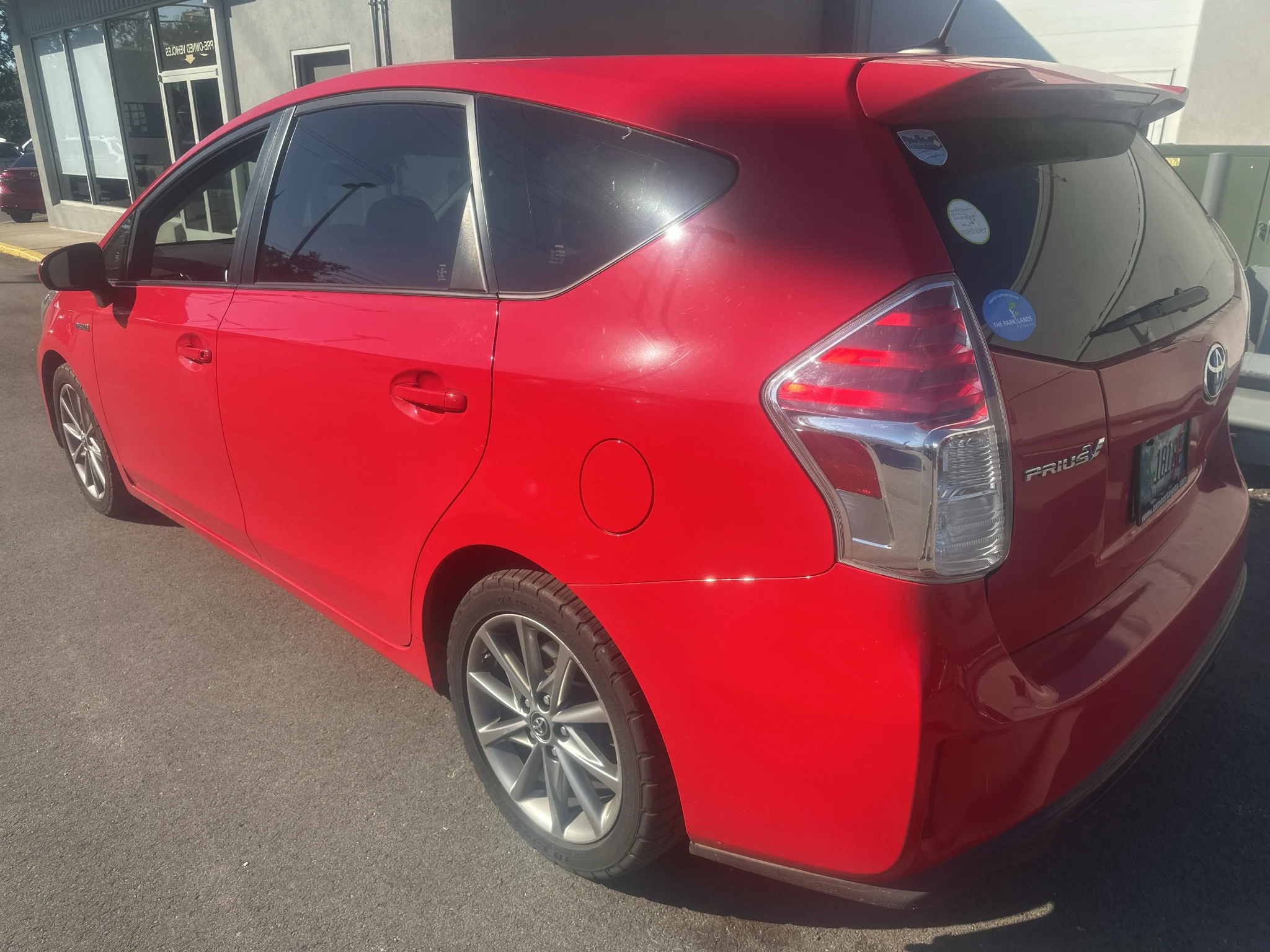 Used 2015 Absolutely Red Toyota Five image 4