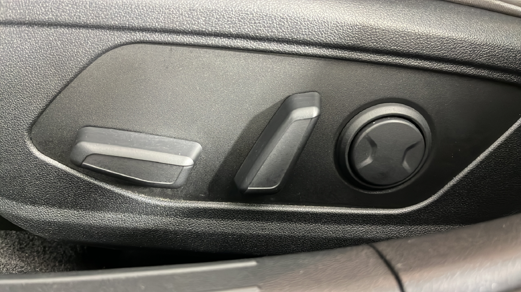 2024 Hyundai Elantra Limited - Photo 36