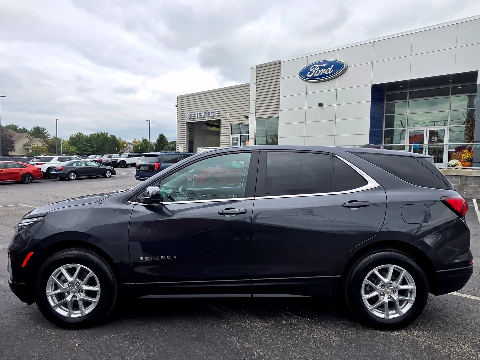 Used 2022 Chevrolet Equinox LT with VIN 2GNAXUEV6N6151054 for sale in Columbiana, OH