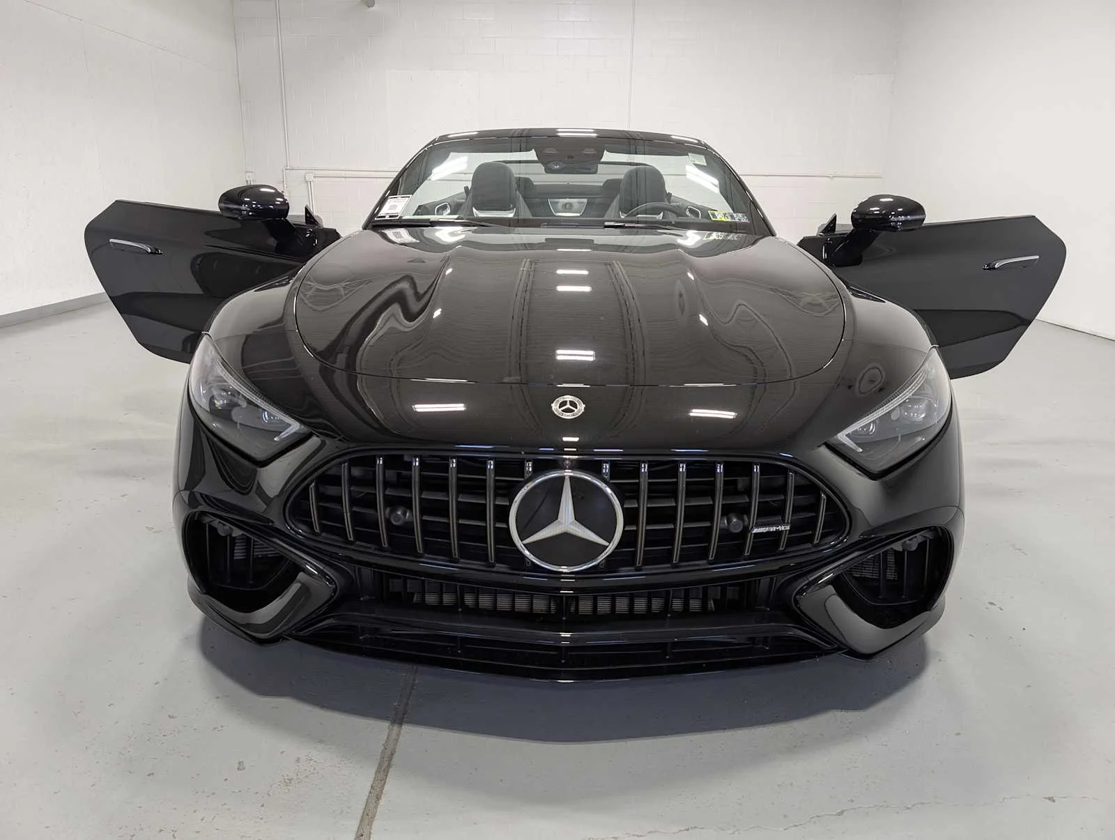 Used 2022 Obsidian Black Metallic Mercedes-Benz AMG® SL 63 image 18
