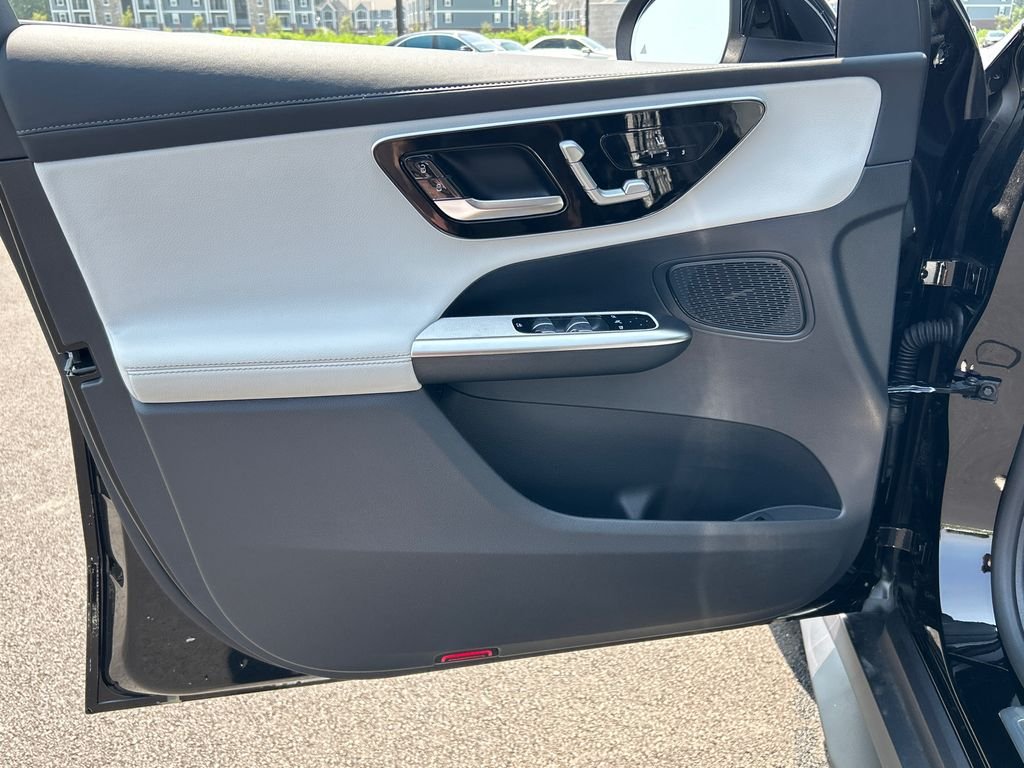 New 2026 Black Mercedes-Benz GLC 300 image 10