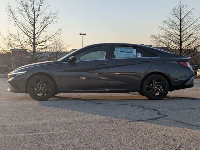 New 2026 Gray Hyundai SEL Sport image 4
