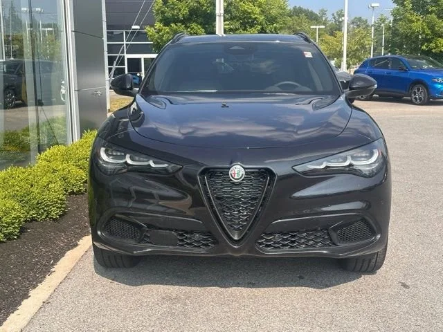 Used 2025 Vulcano Black Metallic Alfa Romeo Base image 4