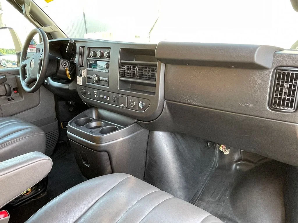 Used 2021  GMC Work Van image 18
