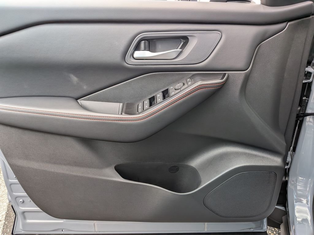 New 2026 Boulder Gray Pearl Nissan Rock Creek® image 32