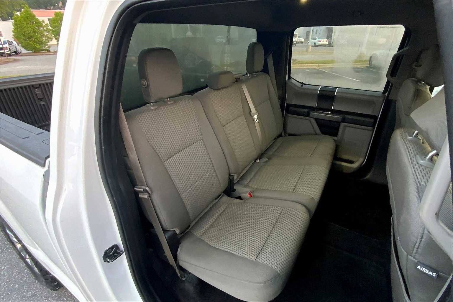 Used 2016 Oxford White Ford XLT image 19