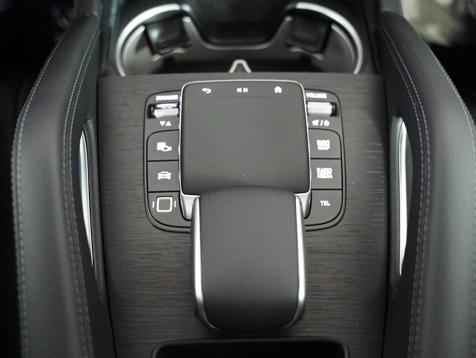 New 2026 MANUFAKTUR Alpine Grey Mercedes-Benz GLE 450 image 17
