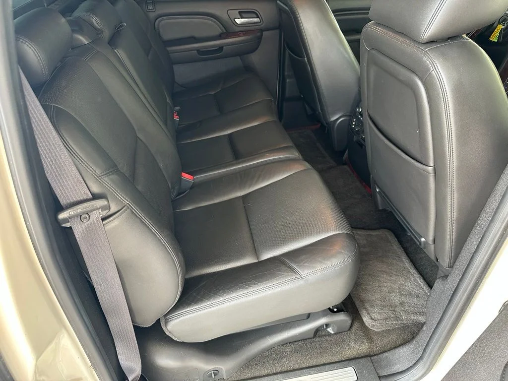 Used 2013 White Cadillac Premium image 28