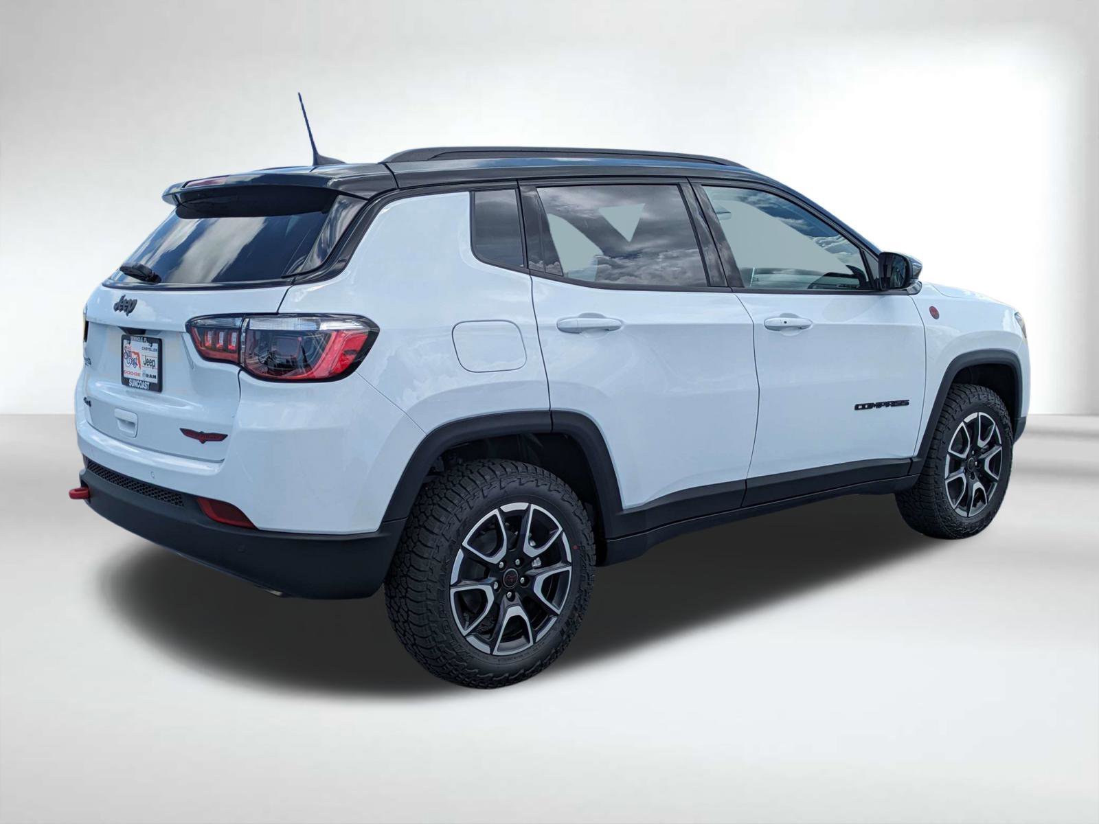 New 2026 Bright White Clear-Coat Exterior Paint Jeep Trailhawk image 4