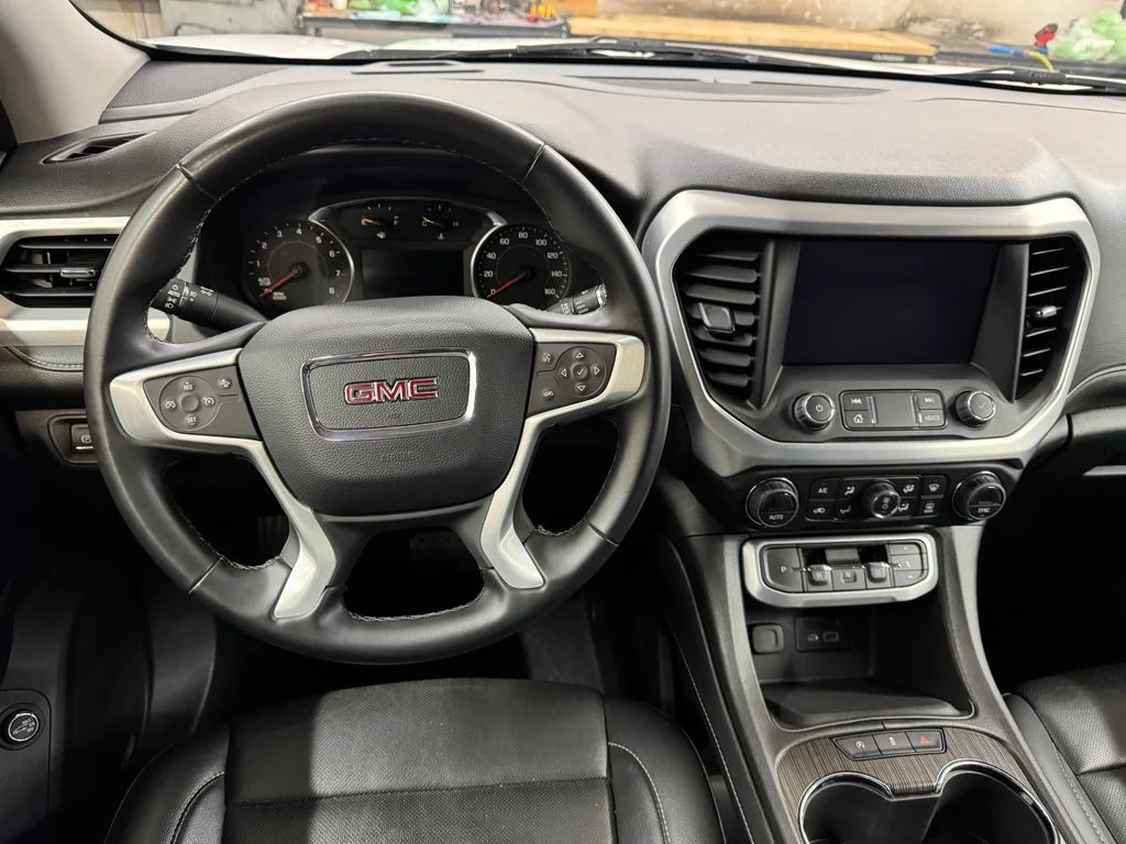 Used 2023 White GMC SLT image 18